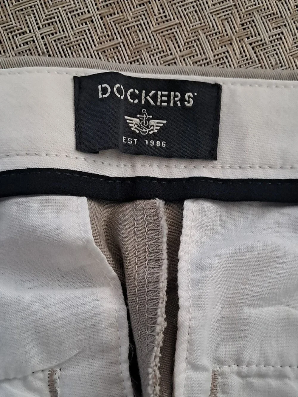Dockers Men's Pleated  Pants in Khaki Beige